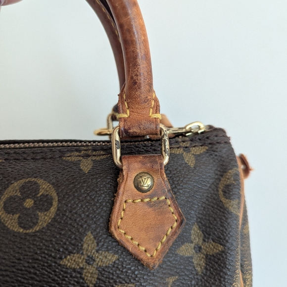 ❌ SOLD ❌ Louis Vuitton mini speedy with crossbody strap - Picture 17 of 17